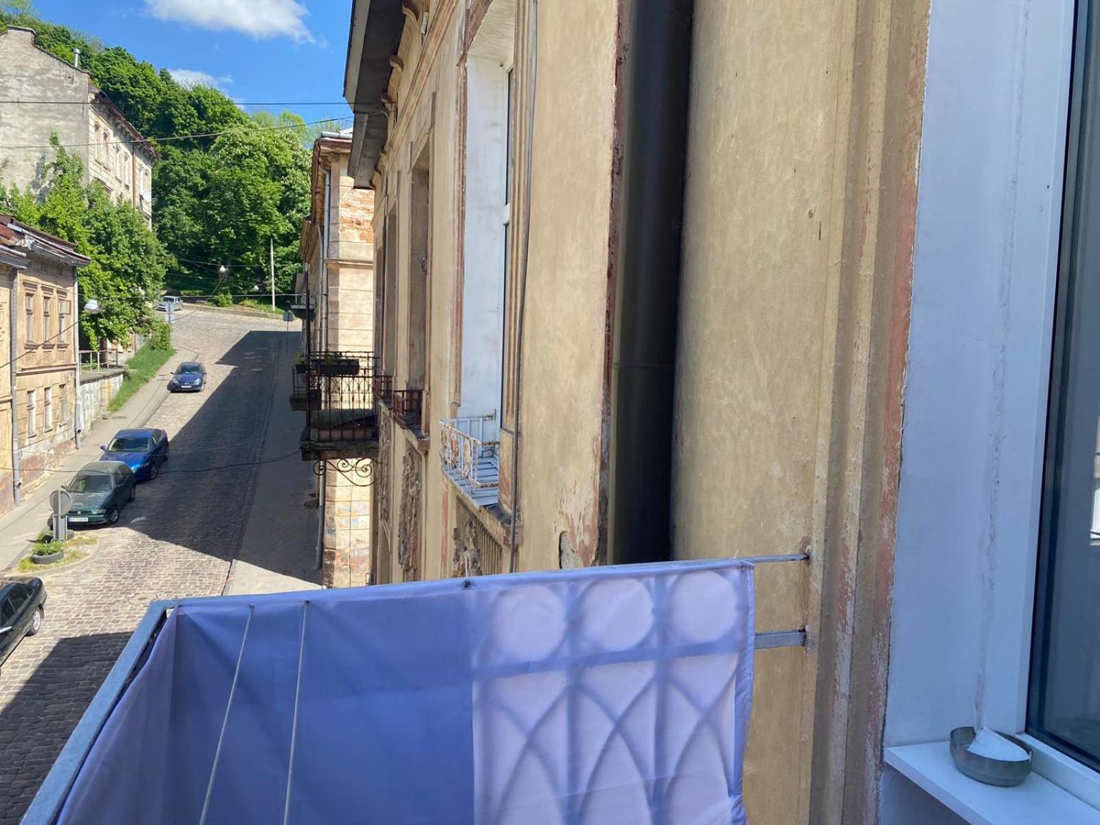 центр 2 кім вул ужгородська безкоштовна парковка Apartment